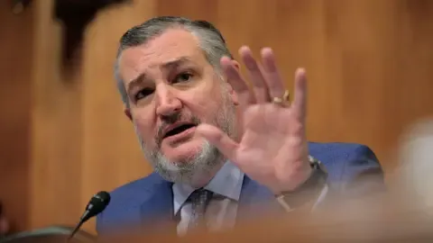 Lawmaker Cruz Likens US Broadcast Regulator to ‘Mafioso’ on Jimmy Kimmel Program